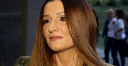 SLIKA IZ 1995. GODINE, OVAKO JE MIRA ŠKORIĆ IZGLEDALA NA VJENČANJU: Bila plavuša, NEPREPOZNATLJIVA (FOTO)