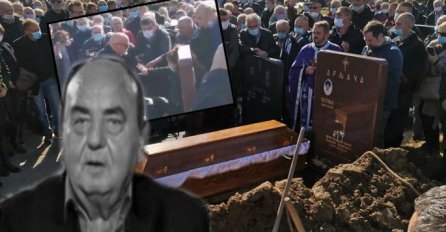 PAO JE NA KOVČEG I JECAO IZ SVE SNAGE, NISU MOGLI DA GA SMIRE: Najtužnija scena sa sahrane, SRBIJA PLAČE (VIDEO)