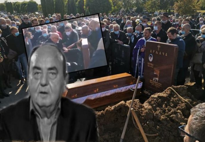 PAO JE NA KOVČEG I JECAO IZ SVE SNAGE, NISU MOGLI DA GA SMIRE: Najtužnija scena sa sahrane, SRBIJA PLAČE (VIDEO)