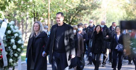 OVO SU BORINE POSLJEDNJE  RIJEČI, PRIJE SMRTI JE TRAŽIO SAMO JEDNO: Sin Vladimir progovorio u suzama, OVO SU PJEVAČEVI ZADNJI MINUTI ŽIVOTA 