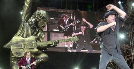 PREMINUO POZNATI MUZIČAR: Velika tuga, saopštena žalosna vijest