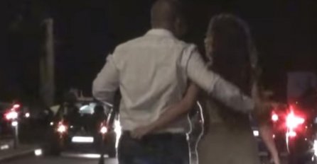 DRAGANA MITAR SNIMLJENA S NOVIM DEČKOM, EVO KAKO IZGLEDA: Prepustili se strastima na ulici, SVI ZINULI SAMO U NJIH DVOJE (FOTO)