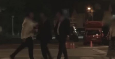 ISPLIVAO ŠOK SNIMAK TUČE  NA SVADBI, JANA I ANDREANA PJEVALE: Pjevačice nisu znale šta ih je snašlo, SVI ISTRČALI NAPOLJE - OPŠTI HAOS