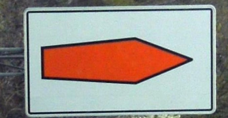 VOZAČI IZNENAĐENI! ZNATE LI ŠTA PREDSTAVLJA OVAJ ZNAK? Mnogi su bili zbunjeni šta TREBA DA URADE