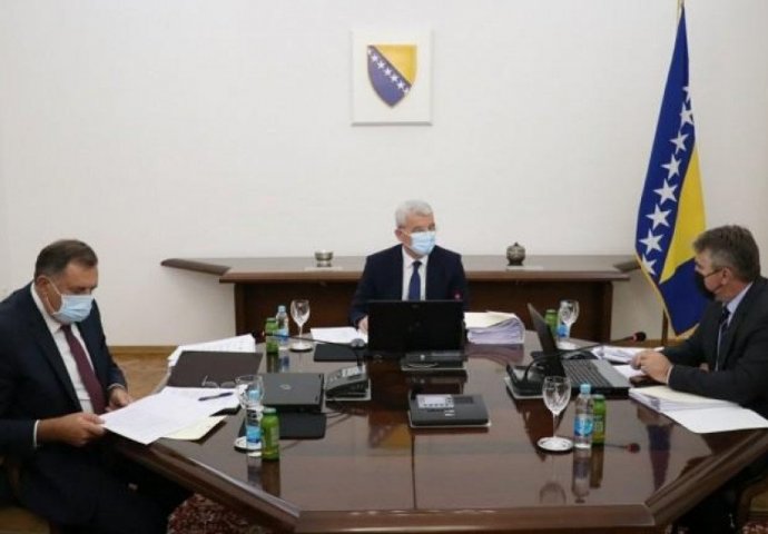 Članovi Predsjedništva BiH bili u kontaktu sa Selmom Cikotićem, sva trojica će vjerovatno biti testirani