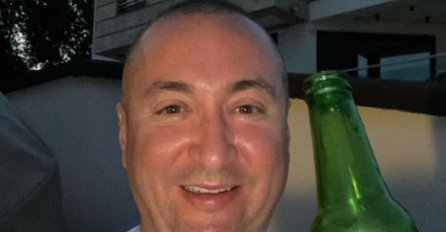 OGLASIO SE ĐANI NAKON ŠTO JE POLICIJA PREKINULA NJEGOV NASTUP, PREKO 500 LJUDI BEZ MASKE I RUKAVICA: Poručio samo jedno 