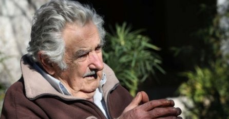  Omiljeni predsjednik se povlači iz politike, od pristalica se oprostio POTRESNIM GOVOROM (VIDEO)