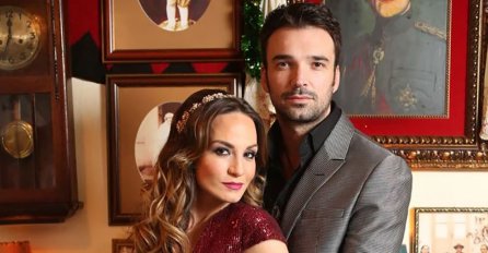 STOMAK DO ZUBA, TRUDNA JELENA TOMAŠEVIĆ USLIKANA SA IVANOM: Pogledajte kako izgleda, OVAJ PRIZOR ĆE VAS OSTAVITI BEZ TEKSTA