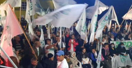  Predizborni skup u Banovićima bez maski i distance