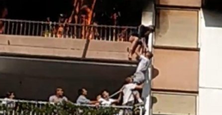 MAJKA GLEDALA KAKO JOJ KĆERKA SKAČE SA 10. SPRATA: Govorila joj samo jedno