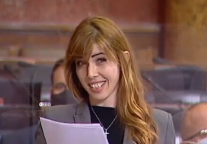 Mlada srpska zastupnica REPALA u skupštini, DAČIĆ SE SMJEŠKAO: Mnogima bilo neugodno (VIDEO)
