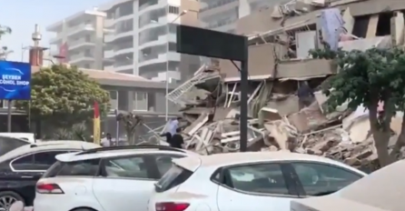 IZ IZMIRA STIŽU SLIKE PORUŠENIH ZGRADA! MORE POPLAVILO ULICE: Nakon snažnog zemljotresa u toku POTRAGA ZA NESTALIMA