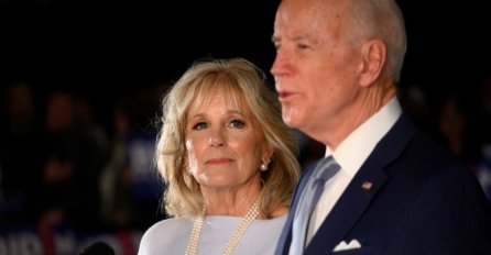 AKO BIDEN POBIJEDI, ONA ĆE POSTATI PRVA DAMA: Evo kako izgleda njegova SUPRUGA! ZOVU JE ČELIČNA DAMA