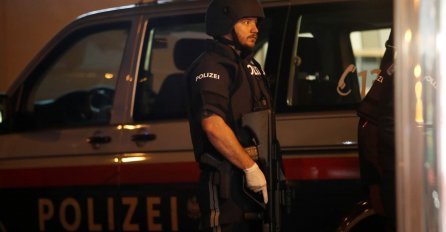 "Naoružani policajci jesu došli u restoran, ali tamo nema talačke krize"