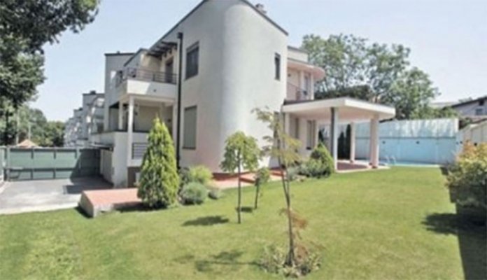 5a57c506-e9b4-4a60-88dc-376a0a0a0a67-kuca-previeworg