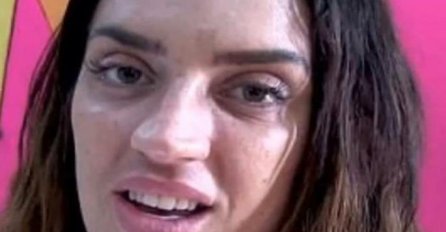 Imala je preko 20 PLASTIČNIH OPERACIJA: Evo kako izgleda danas, ne liči na sebe