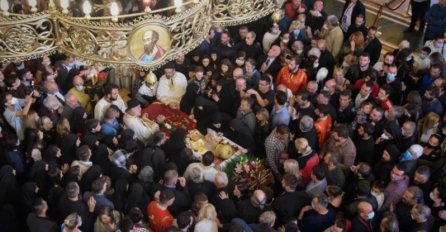 Nakon pogreba mitropolita Amfilohija nagli porast broja zaraženih u Crnoj Gori, od petka u ponoć strože mjere za Podgoricu i još tri grada