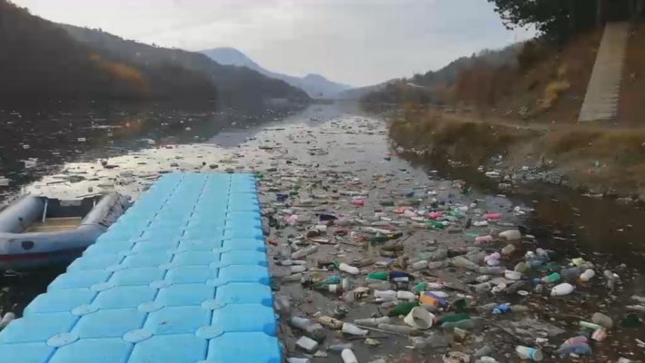 842535-1604575602pribojlimplutajicadeponijafotorina1-ff