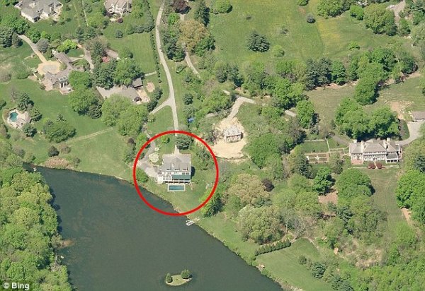 24d1ae7e00000578-2915645-image-a-12-1421601109813