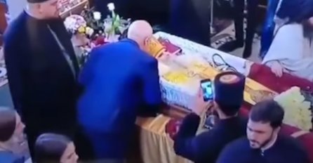 Selfie sa preminulim mitropolitom Amfilohijem