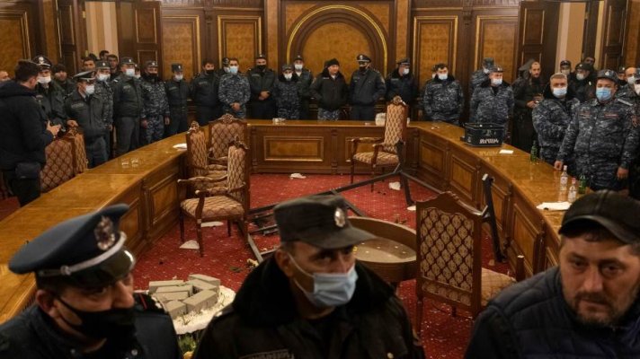 2020-11-10t024459z-899975336-rc220k94wx8s-rtrmadp-3-armenia-azerbaijan