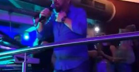 SKANDAL U BIH! MILE KITIĆ U KRCATOM KLUBU SKINUO MASKU I PORUČIO OKUPLJENIMA: "Ne može nam ni'ko ništa...'