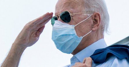 JOE BIDEN često nosi OVE DVIJE MASKE ISTOVREMENO: Stručnjaci otkrivaju da li je to dobar potez