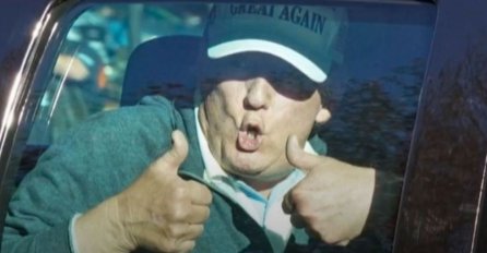 TRUMP NA SILU HOĆE DA OSTANE U BIJELOJ KUĆI: Evo šta je sada uradio...