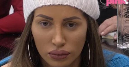 ISPLIVALA ŠOK FOTKA! Ovako je DALILA IZGLEDALA PRIJE OPERACIJA - nećete je PREPOZNATI: Danas je druga osoba 