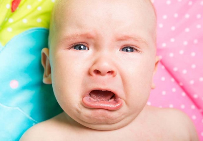 IZLUĐUJE VAS KAD VAM BEBA PLAČE BEZ PRESTANKA? Treba samo da URADITE ovu jednostavnu STVAR!