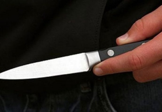 NAOŠTRITE NOŽ ZA 10 SEKUNDI BEZ OŠTRAČA! Ovaj čovjek je otkrio genijalan trik, A SAMO VAM TREBA ŠOLJA (VIDEO)