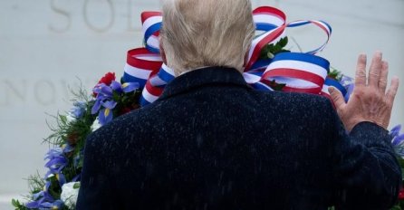 Trump PRVI PUT u javnosti poslije 4 dana: Svi su gledali u njegovo lice