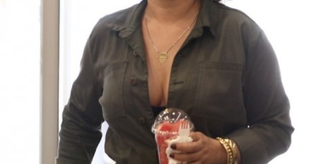 SRELI SU POZNATE LIČNOSTI NA AERODROMU, BEZ ŠMINKE, U TRENERKAMA: Ovo je njihovo pravo lice, ČEKAJTE DA VIDITE BRENU