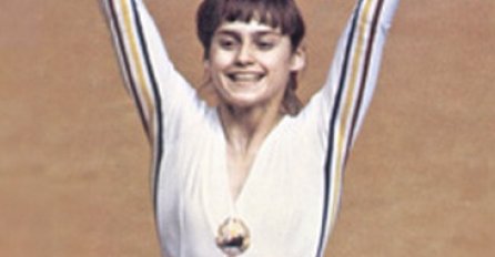 ZNATE LI KO JE OVA DJEVOJKA? DANAS IMA 59 GODINA: Udahnite duboko i pogledajte kako danas IZGLEDA, NEVJEROVATNO!