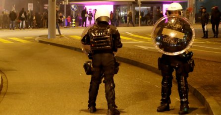 POLICIJA POTVRDILA! Odjeknuli rafali u Švajcarskoj, DVIJE OSOBE LEŽE NA ZEMLJI!