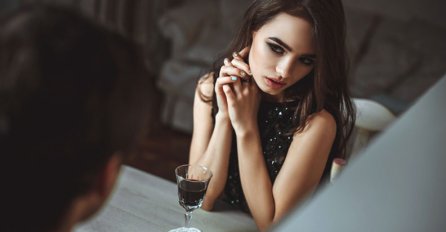 ČAK I MALE SITNICE: Evo šta muškarce najviše nervira tokom prvog sastanka: Da li se i žene slažu sa tim?