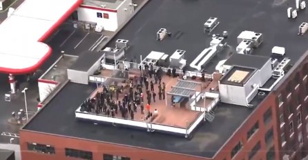 TALAČKA KRIZA U MONTREALU, zaposlenici bježali na krov POLICIJA NA MJESTU DOGAĐAJA