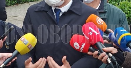 Stanivuković na izbore izašao sa svojom bakom: Evo šta je poručio