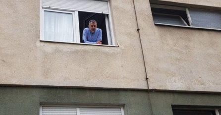 “TREBA IZABRATI OZBILJNO VOĐSTVO GRADA” Radojičić iz izolacije glasao pomoću mobilnog tima