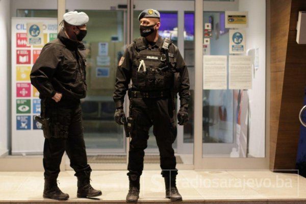 ilijas-opcina-narod-i-pravda-gradjani-protest-novembar-2020-dzk-rsa007