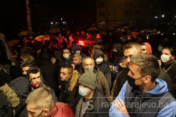 ilijas-gradjani-kamion-dzk-rsa01