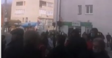 NOVI.BA NA LICU MJESTA/ PROTEST U HADŽIĆIMA: Građani traže samo jedno