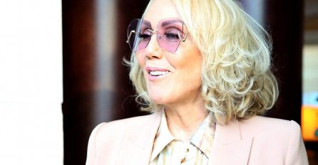 TRADICIONALNO SAVIJANJE SARME I SVI NA OKUPU: Lepa Brena otkrila kako teku pripreme za Aranđelovdan! (FOTO)