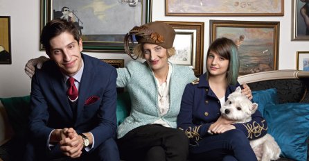 POSLJEDNJA SLIKA ISIDORE BJELICE KRIJE VELIKU TAJNU: Slikala se s djecom, ALI JEDAN DETALJ SVI GLEDAJU (FOTO)