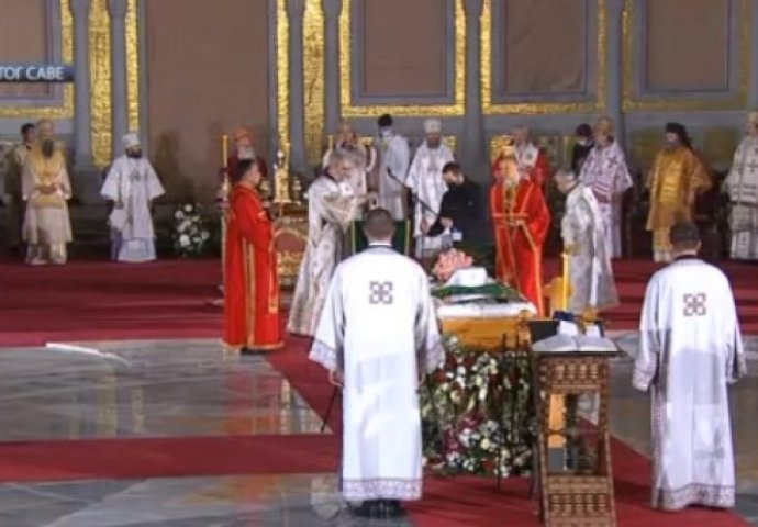 U Hramu Svetog Save počela liturgija kojom će biti ispraćen patrijarh Irinej