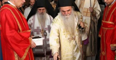 SRBIJA: Služio opelo na sahrani Irineja, a sad je u bolnici zbog korone…