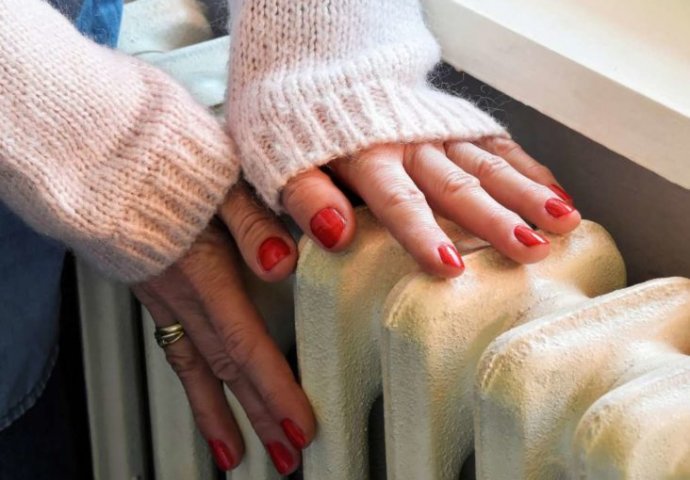 ZNAKOVI KOJE NE SMIJEMO IGNORISATI Prsti su vam stalno hladni, obavezno kod ljekara, jer se radi o simptomu neke od pet opakih bolesti