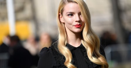 "LJUDI ĆE MISLITI DA SAM IDIOT ŠTO TO GOVORIM" Glumica najpopularnije serije misli da nije DOVOLJNO LIJEPA da bi bila ZVIJEZDA