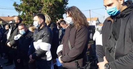 Potresna scena na sahrani Bojana, pojavio se samo 1 član benda i otkrio STRAŠNE VIJESTI