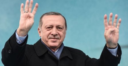 ZNATE LI ZAŠTO ERDOGAN ČESTO POZDRAVLJA SA ČETIRI PRSTA: Nije slučajno, EVO ŠTA PREDSTAVLJA